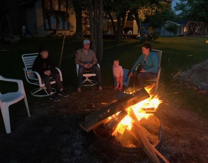 Cozy Home Lake Huron Au Gres Zewnętrze zdjęcie
